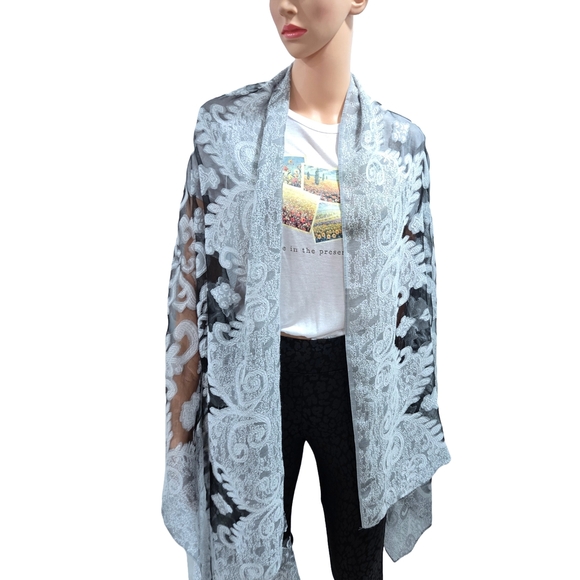 Elegant Black and Gray Floral Scarf - Picture 4 of 9